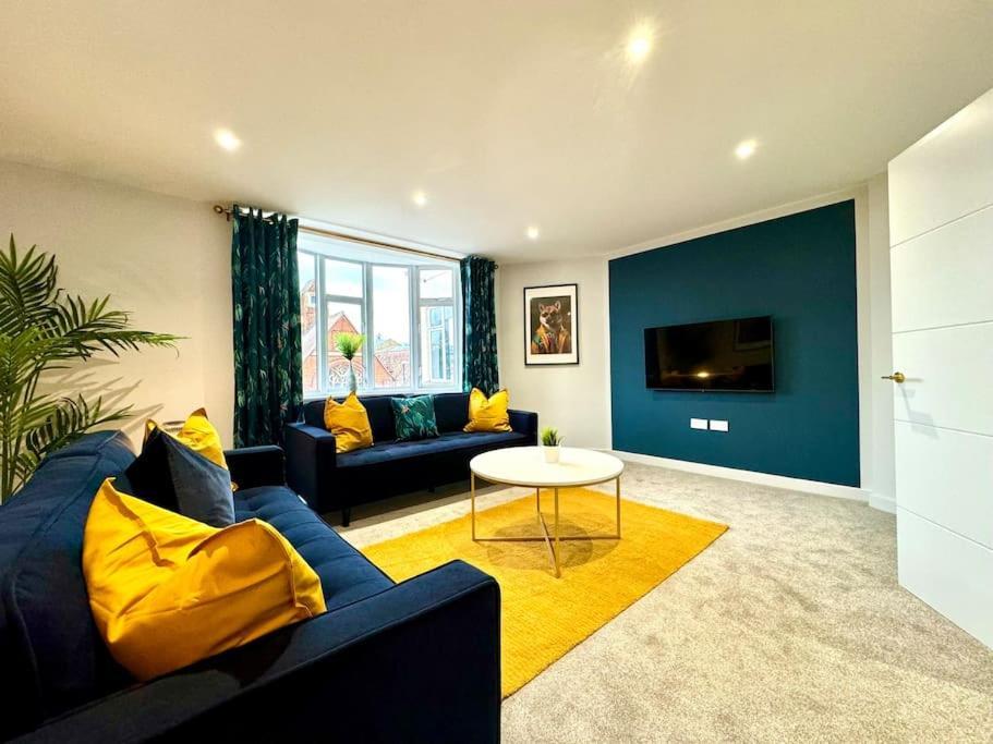 Bournemouth Getaway: 3Br Apartment Near Beach Экстерьер фото