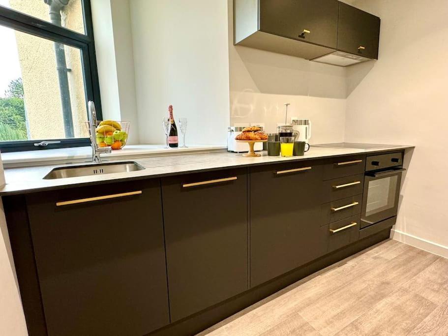 Bournemouth Getaway: 3Br Apartment Near Beach Экстерьер фото